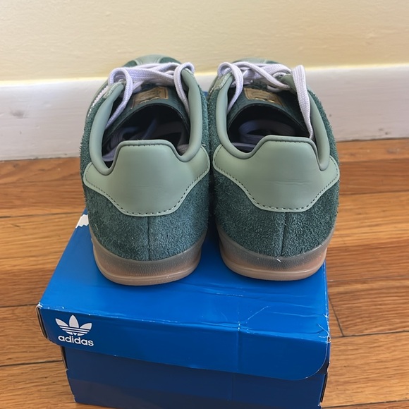 Sage green adidas gazelles - Picture 4 of 6